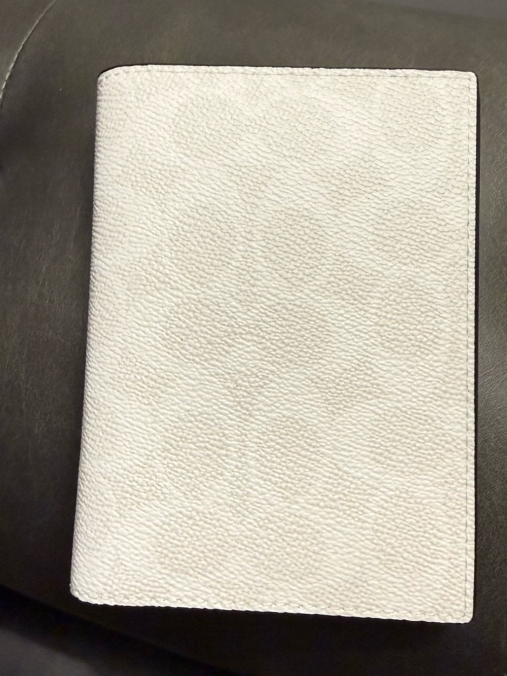 Authentic Coach Passport Cover In Black/Chalk Signature Canvas